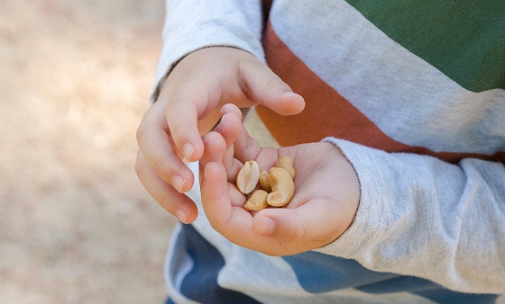 copil fără alergie la arahide